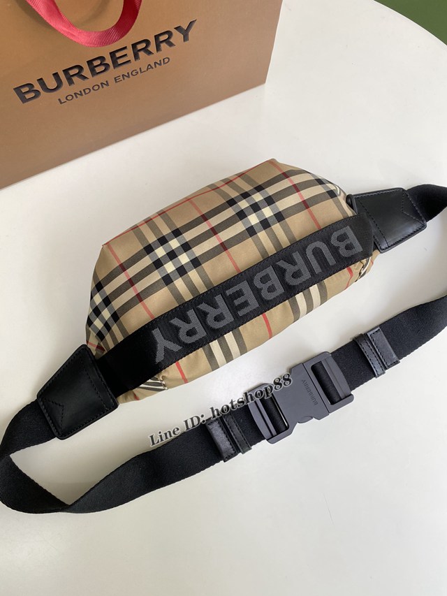 Burberry專櫃新款休閒腰包 巴寶莉拼色尼龍材質男女款腰包挎包 yxb1153